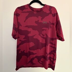 Under Armour | Men's Sz LG | Red Camouflage Short Sleeve Tee